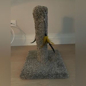Cat scratching post